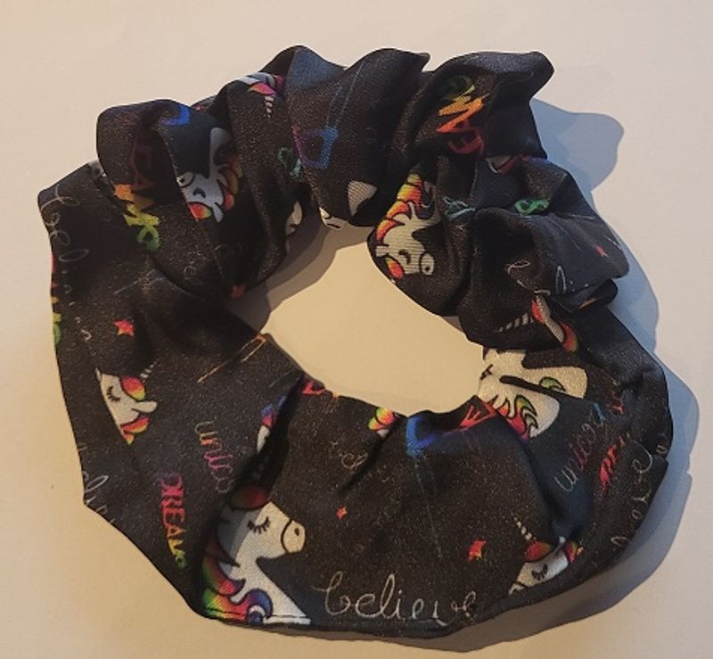 Hårstrikk/scrunchie